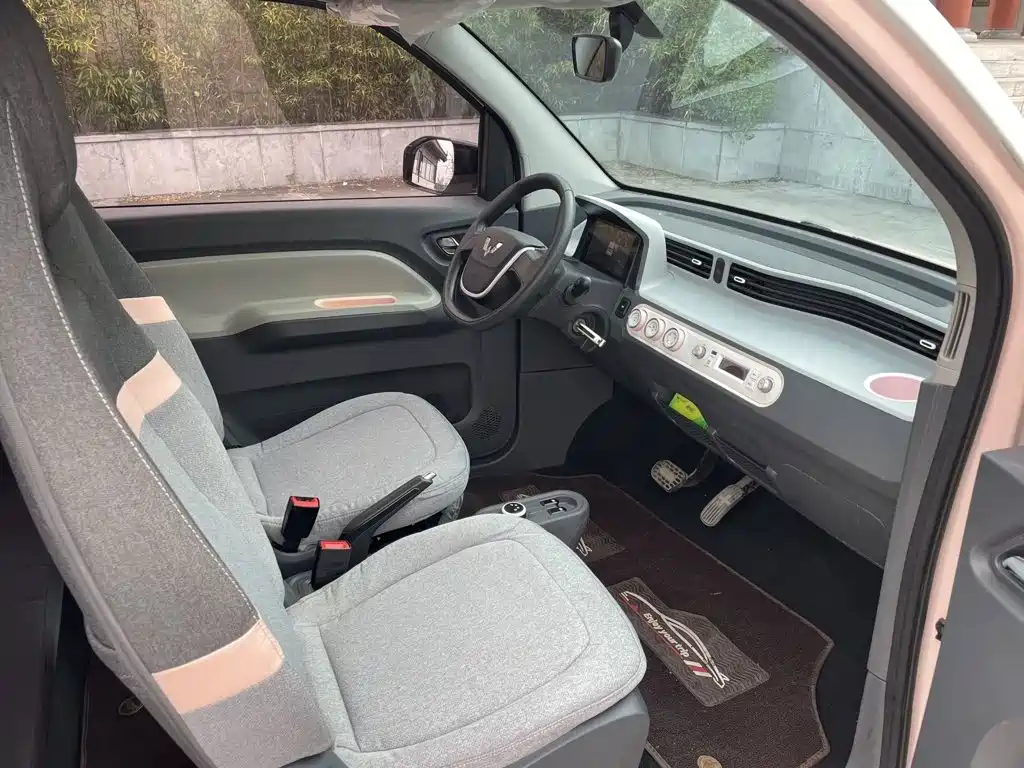 Wuling MINIEV — миниатюра 6
