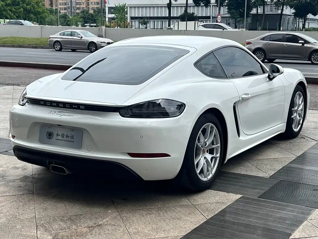 Porsche 718 2022 Cayman 2.0T