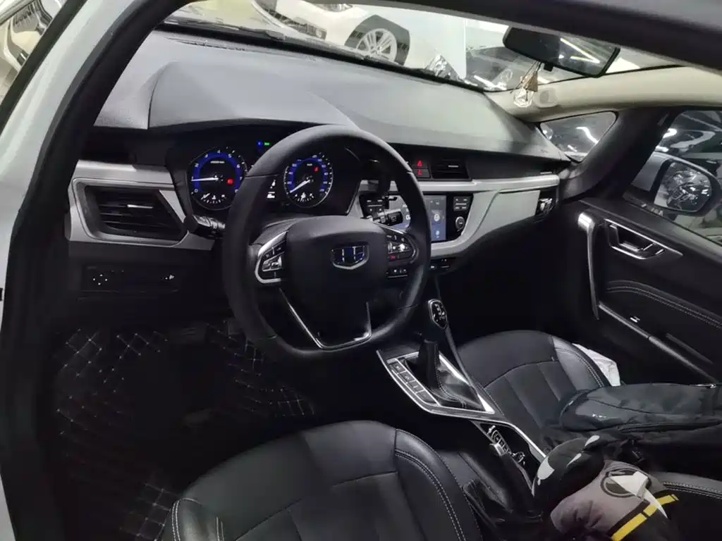 Geely Vision X3 — миниатюра 10