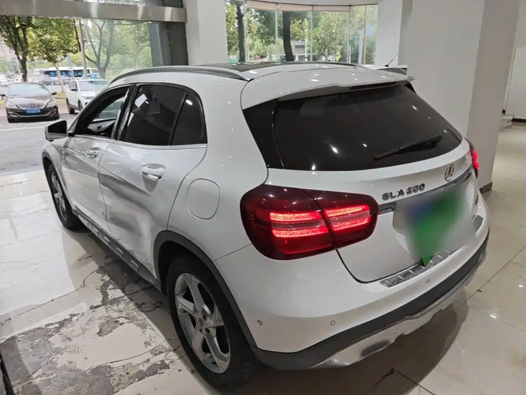 Mercedes-Benz GLA — миниатюра 5