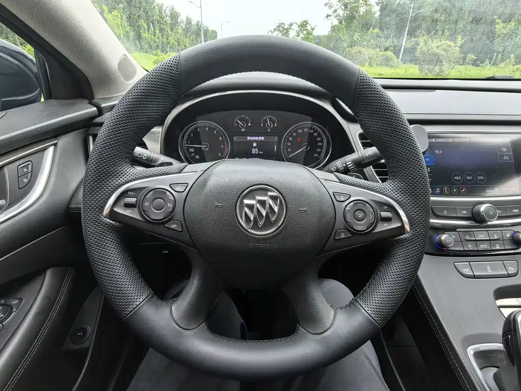 Buick LaCrosse — миниатюра 6