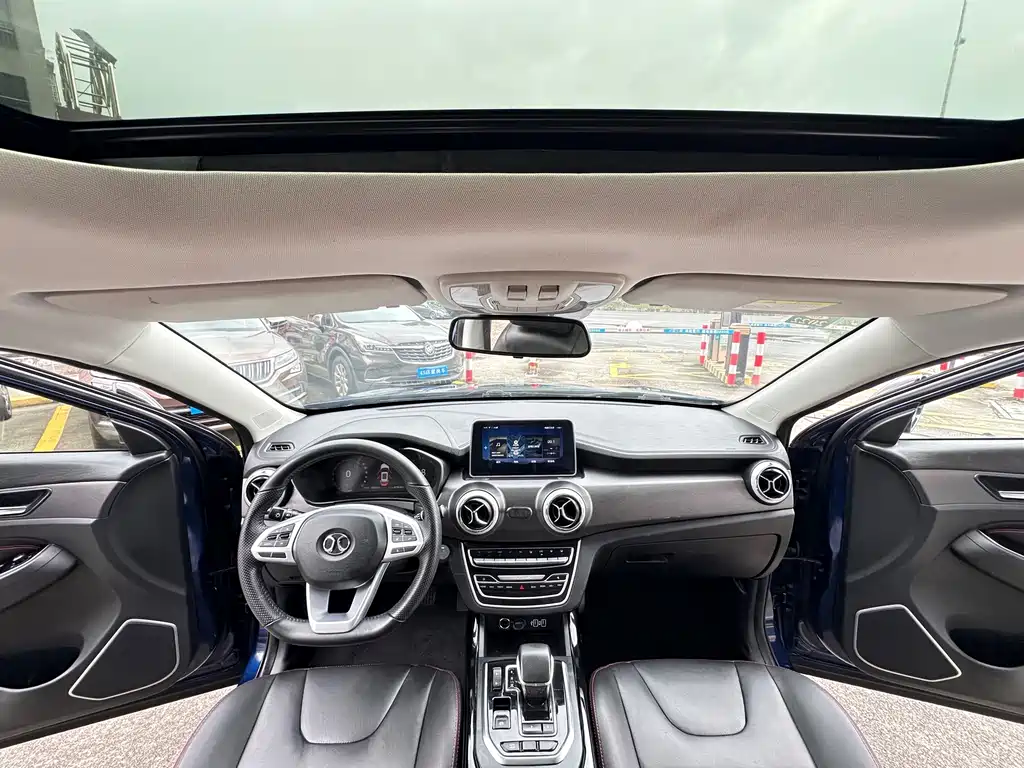 BAIC EX5 — миниатюра 12