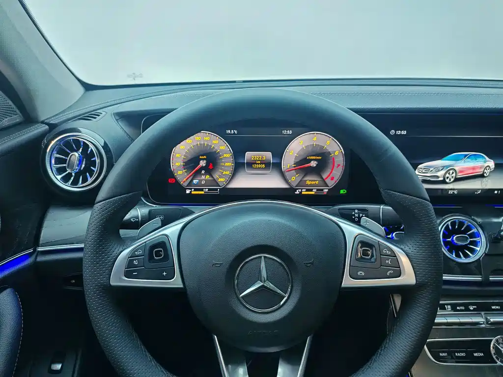 Mercedes-Benz E-Class — миниатюра 19