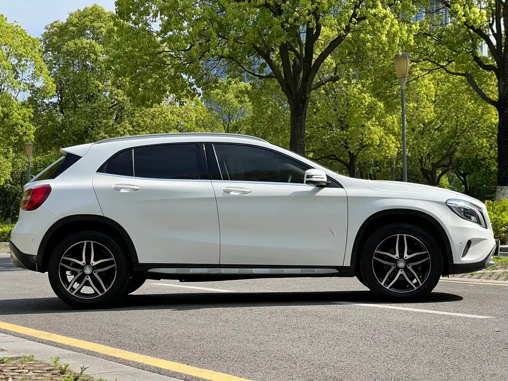 Mercedes-Benz GLA 2016 GLA 200 Fashion