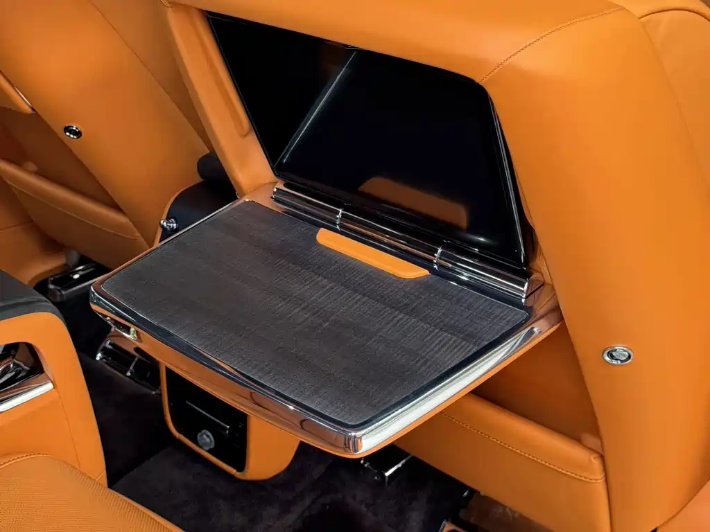 Rolls-Royce Cullinan — миниатюра 17