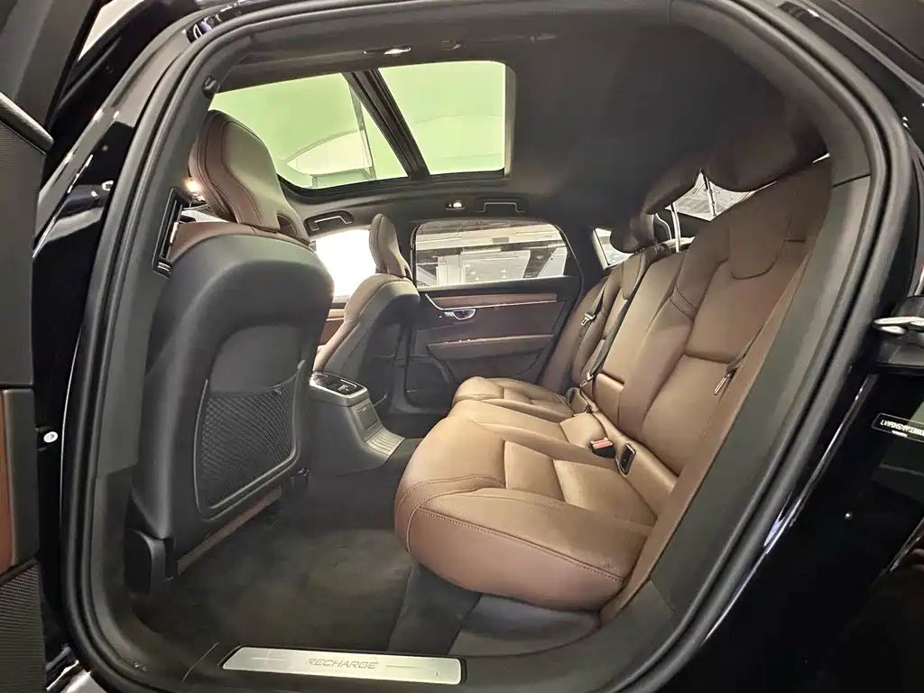 Volvo S90 PHEV — миниатюра 22