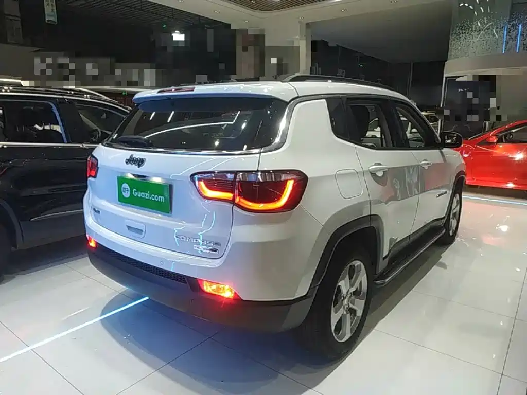 Jeep Compass — миниатюра 7