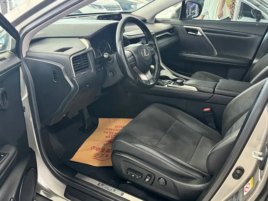 Lexus RX — миниатюра 8