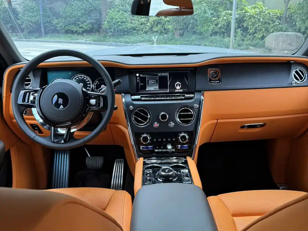 Rolls-Royce Cullinan — миниатюра 16