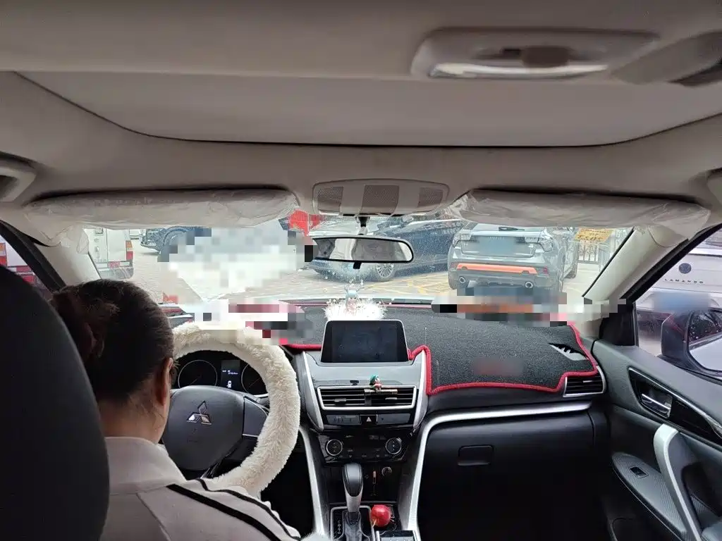 Mitsubishi Eclipse Cross — миниатюра 13