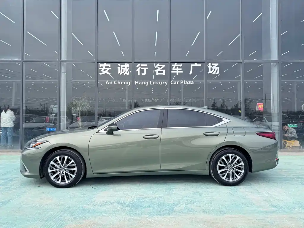 Lexus ES 2023 200