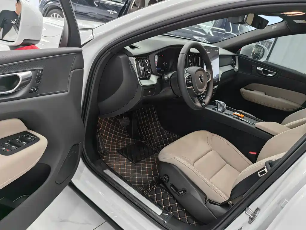 Volvo XC60 — миниатюра 4
