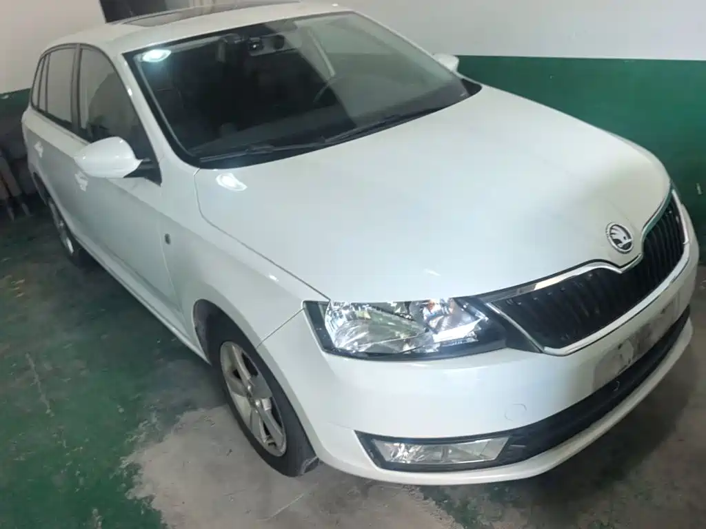 Skoda Rapid Spaceback — миниатюра 4