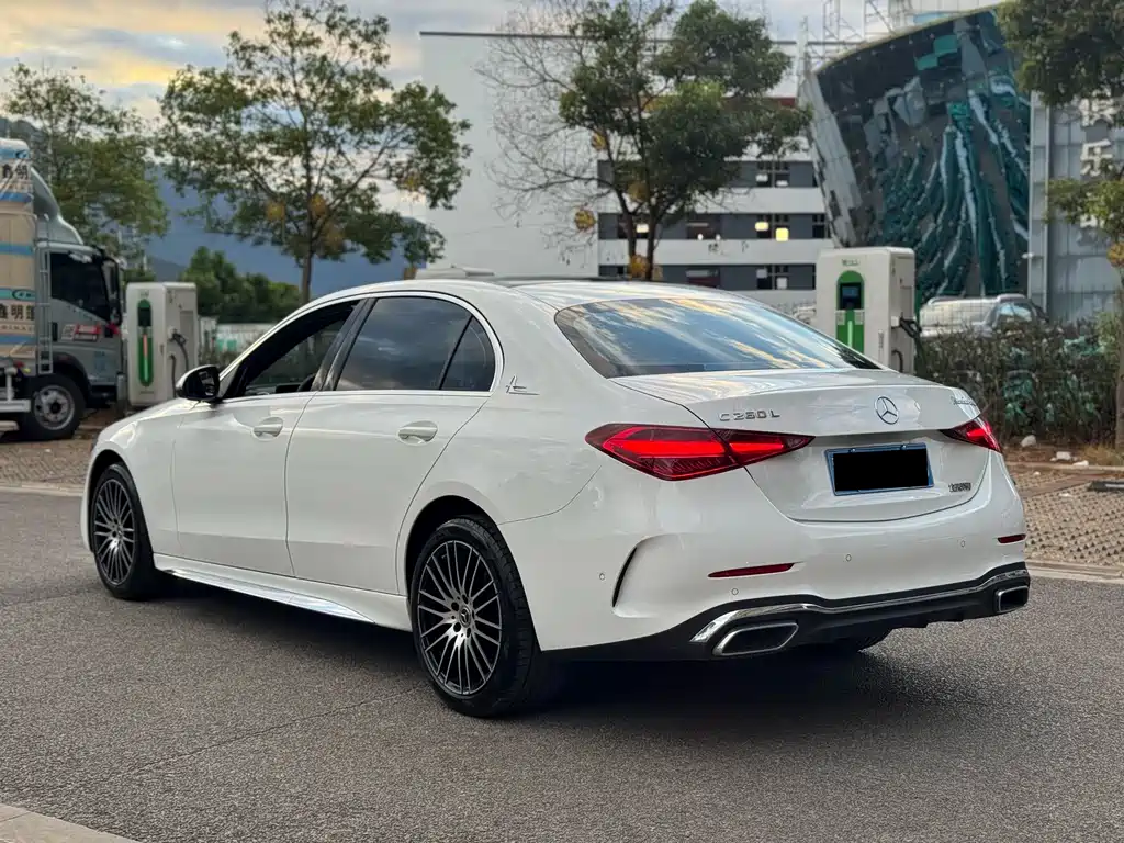 Mercedes-Benz C-Class — миниатюра 3