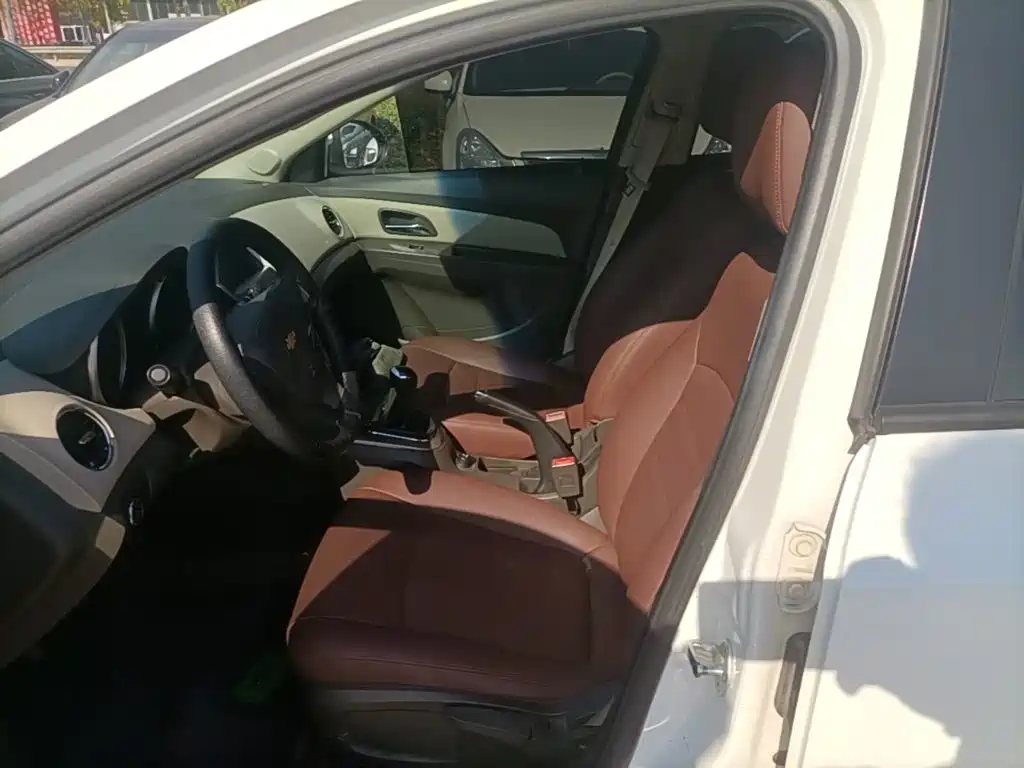 Chevrolet Cruze — миниатюра 15