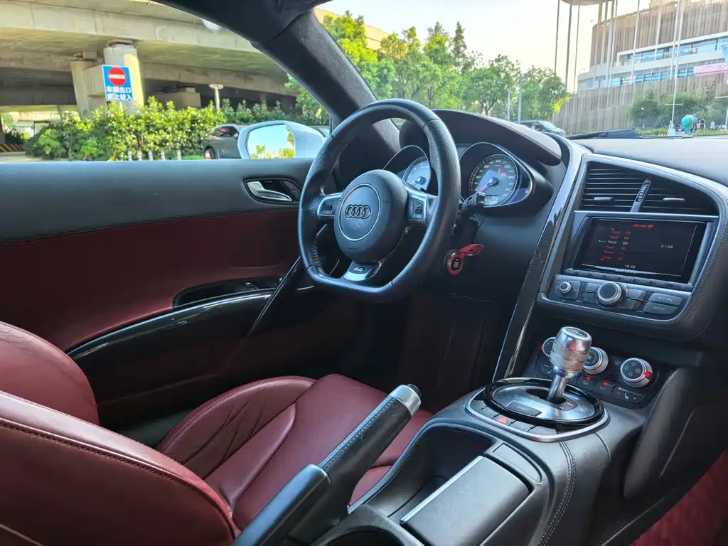Audi R8 — миниатюра 10