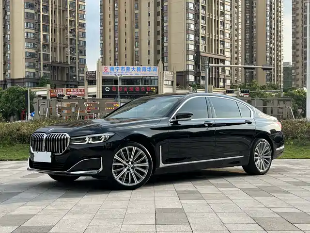 BMW  7 SERIES