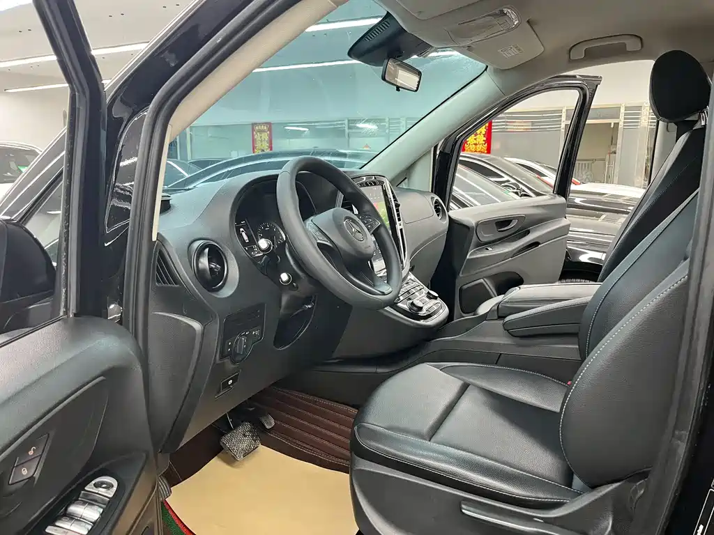 Mercedes-Benz Vito 2020 2.0T Elite 7 мест