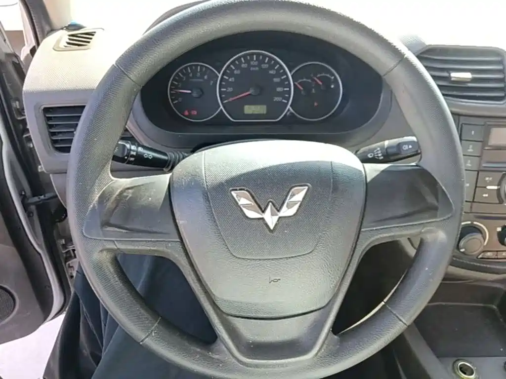Wuling Hongguang — миниатюра 11