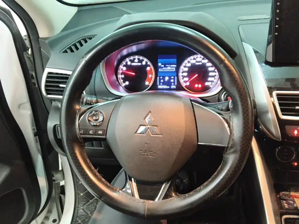 Mitsubishi Eclipse Cross — миниатюра 11