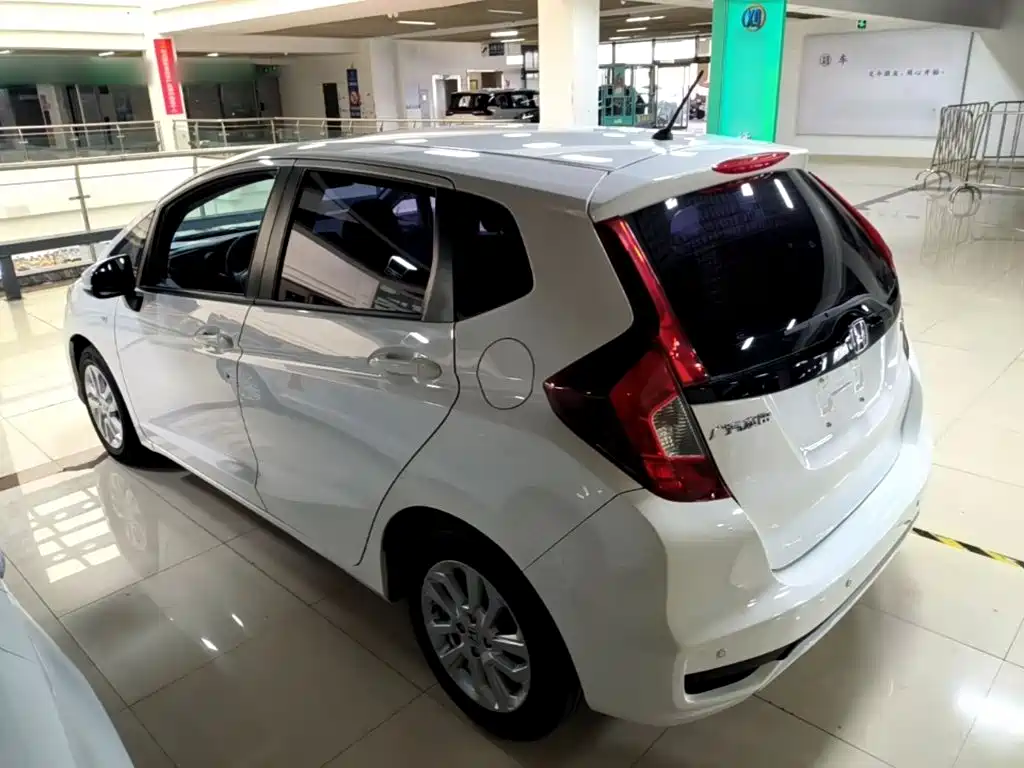 Honda Fit — миниатюра 5