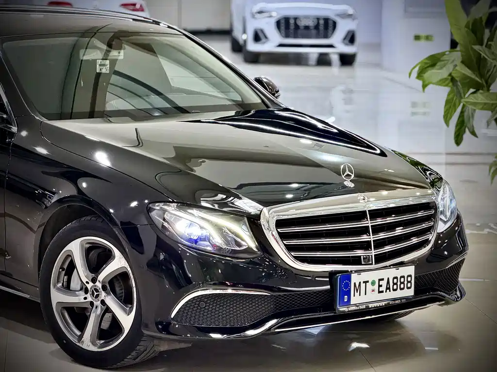 Mercedes-Benz E-Class — миниатюра 9