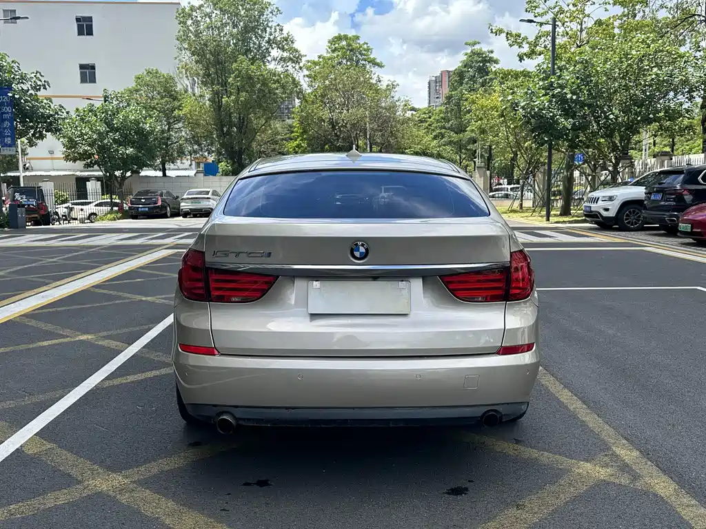 BMW 5 Series GT 5 GT 2010 535i Luxury