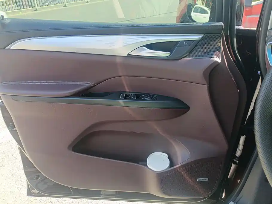 Buick GL8 — миниатюра 7