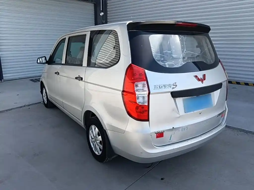 Wuling Hongguang — миниатюра 5