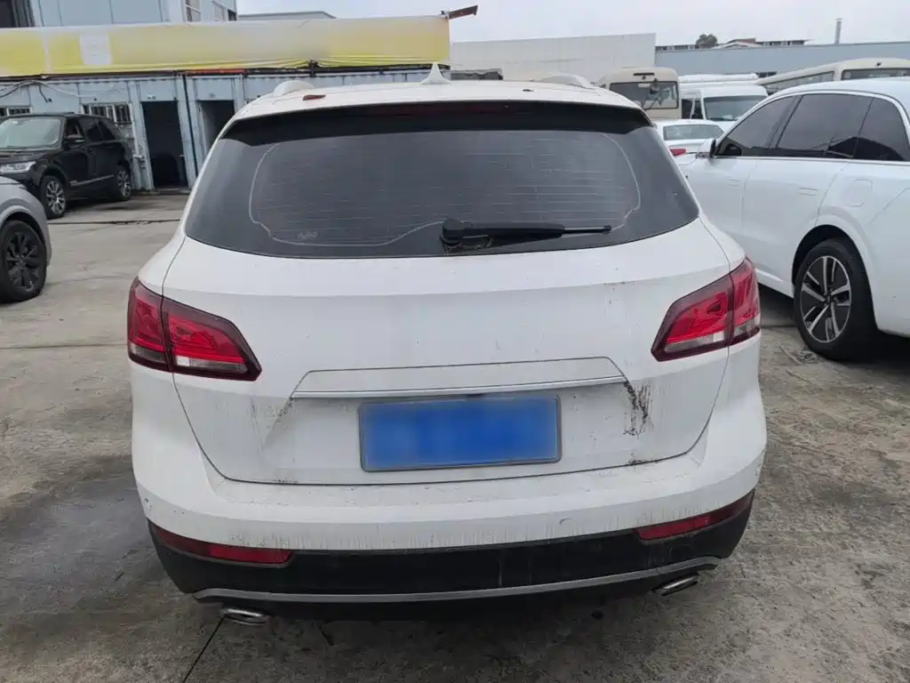 Borgward BX7 — миниатюра 6