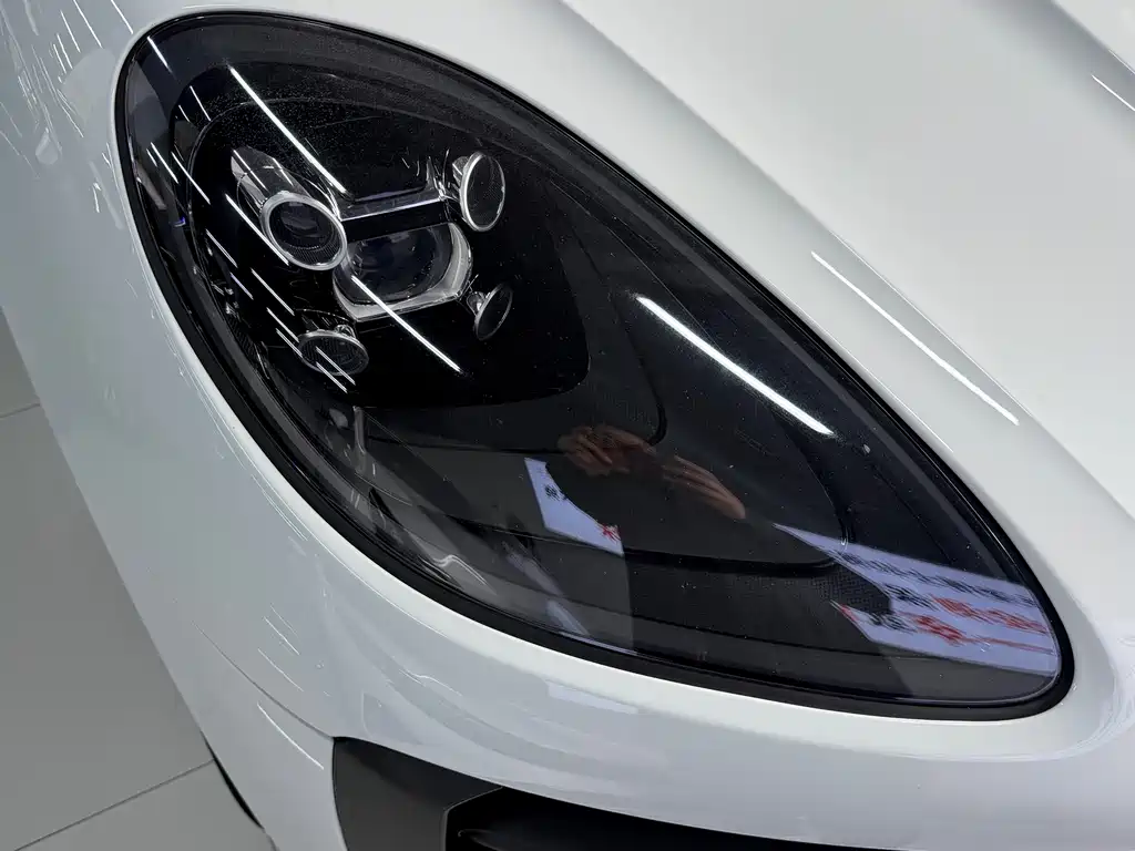 Porsche Macan — миниатюра 2