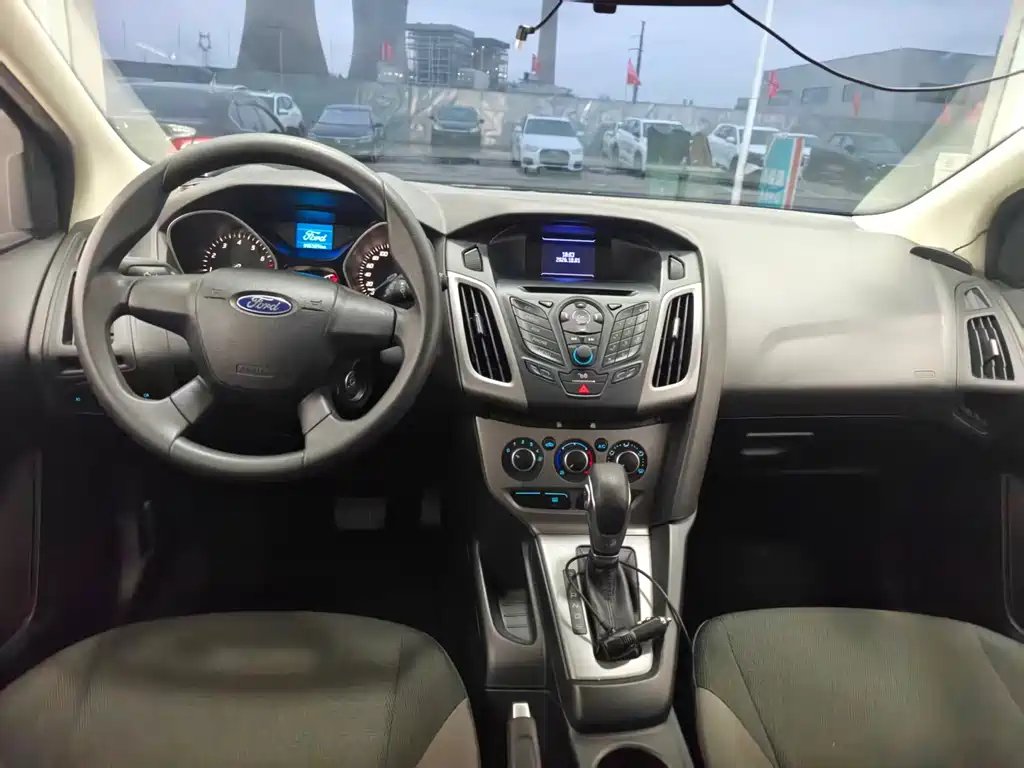 Ford Focus — миниатюра 11
