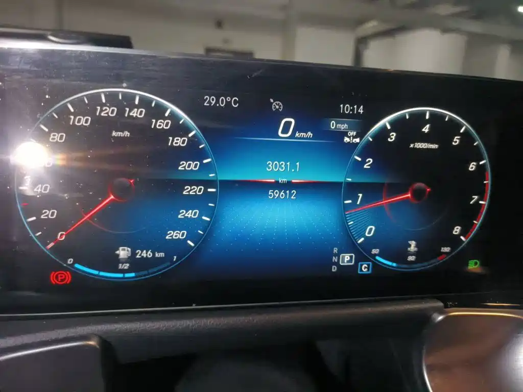 Mercedes-Benz GLB — миниатюра 8