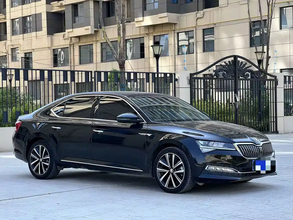 Skoda Superb — миниатюра 2