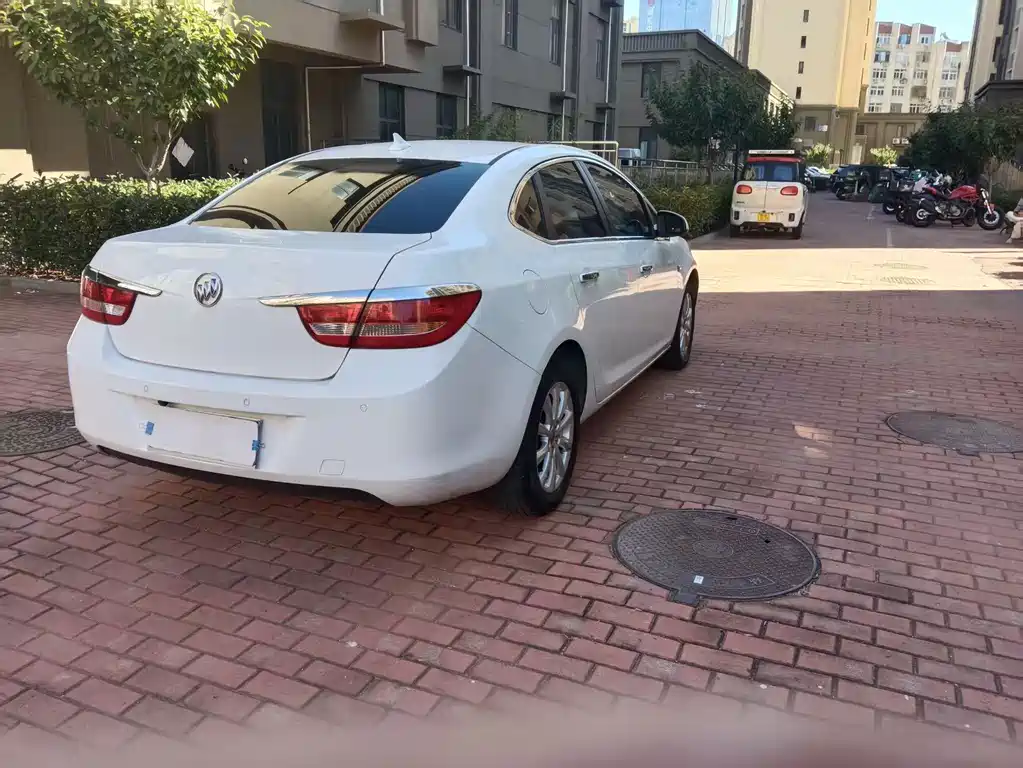 Buick Excelle — миниатюра 6