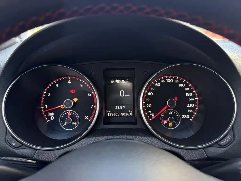 Volkswagen Golf GTI — миниатюра 12