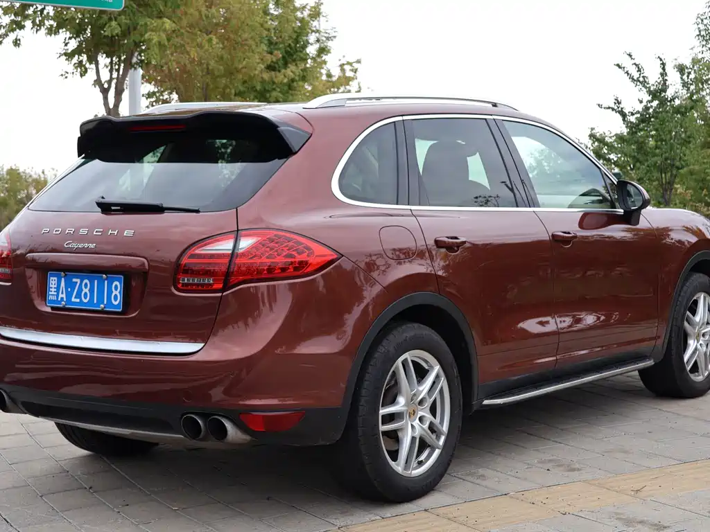 Porsche Cayenne — миниатюра 12