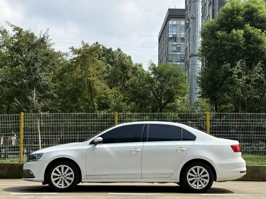 Volkswagen Sagitar — миниатюра 4