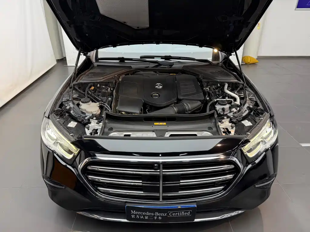 Mercedes-Benz E-Class — миниатюра 18