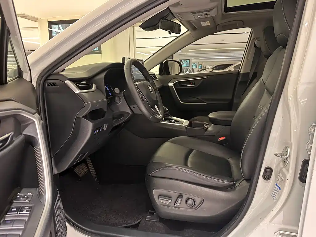 TOYOTA RAV4 RONGFANG