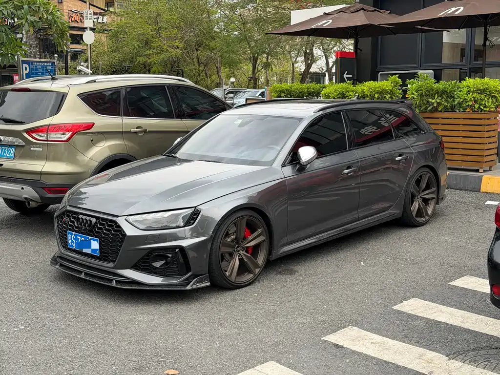 Audi RS 4 2021