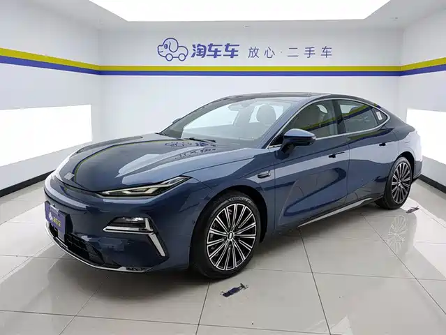 2025 Geely Galaxy Xingyao 8