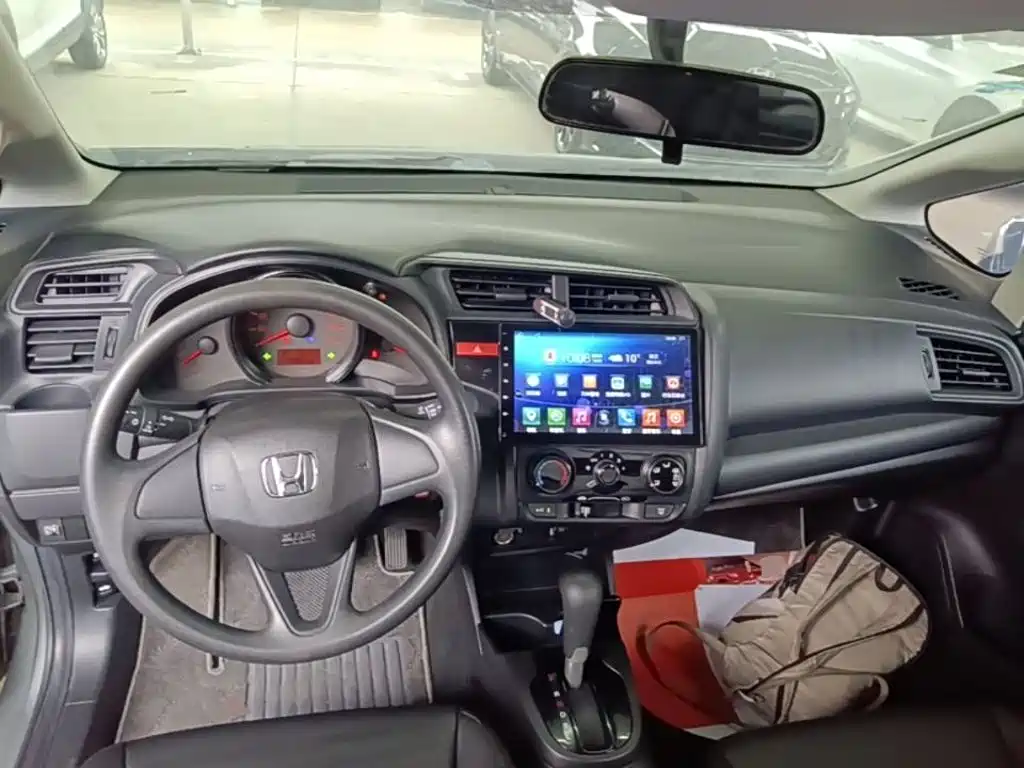 Honda Fit — миниатюра 10