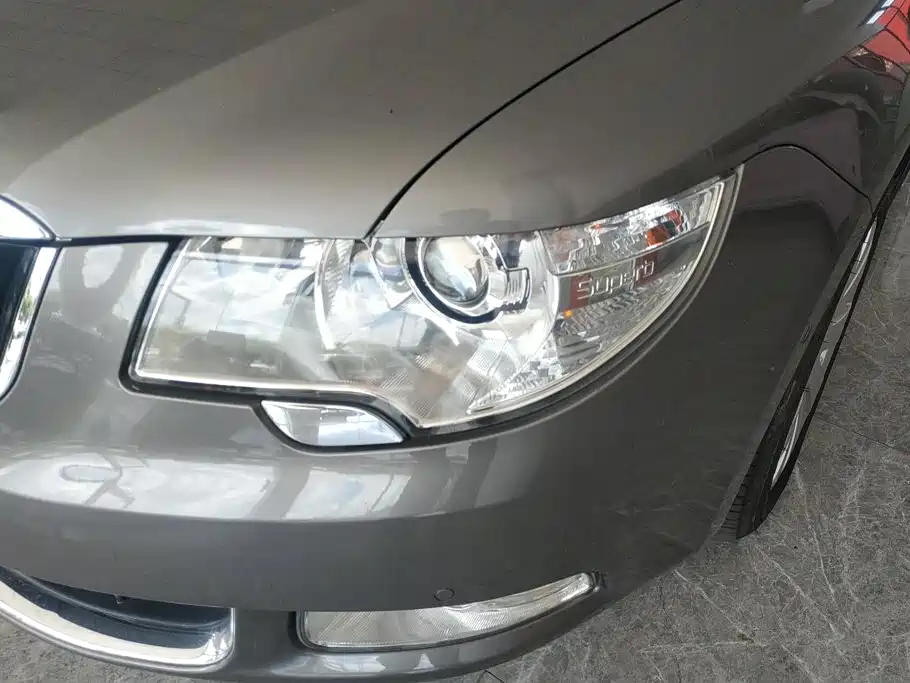 Skoda Superb — миниатюра 5