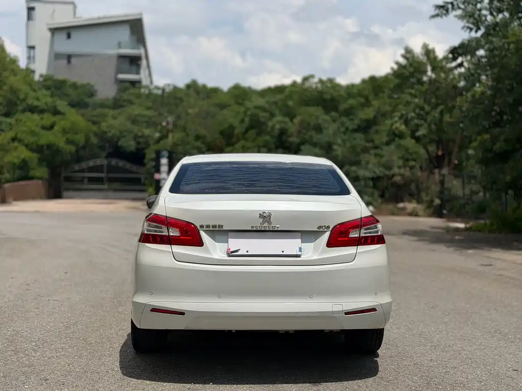 Peugeot 408 2014 1.8L AT Luxury