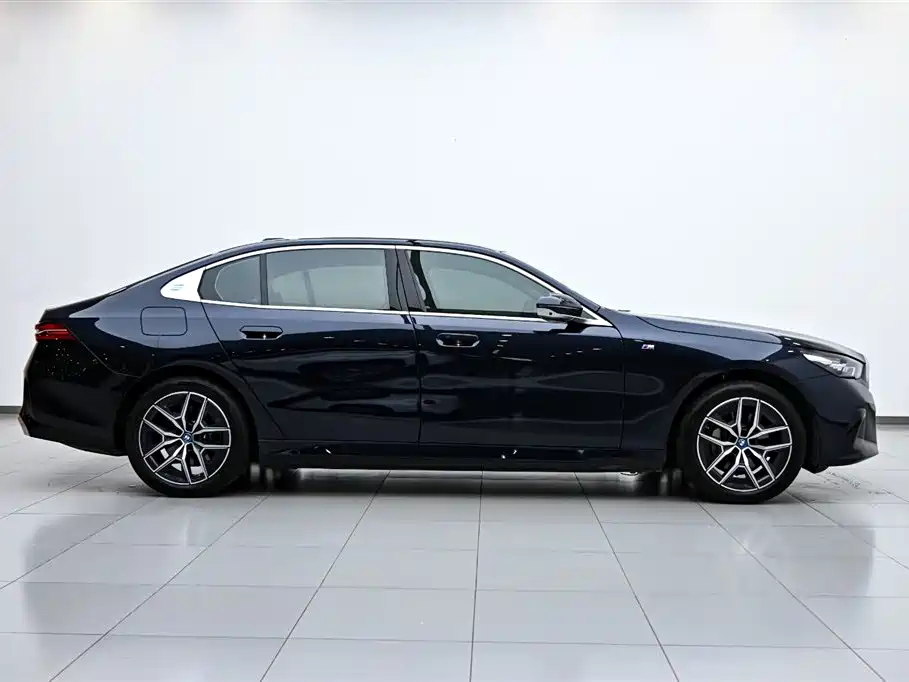 BMW i5 2025 eDrive 40L M Sport
