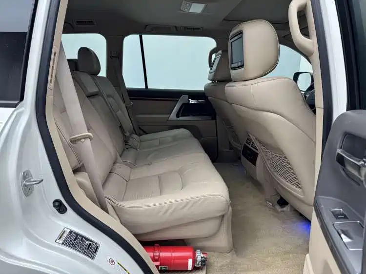 Toyota Land Cruiser — миниатюра 7