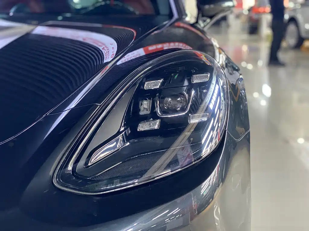 Porsche Panamera — миниатюра 3