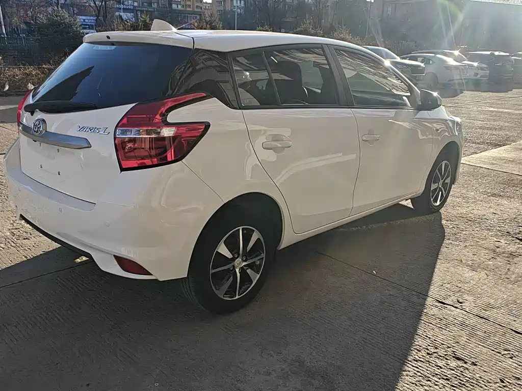 TOYOTA YARIS L ZHIXUAN