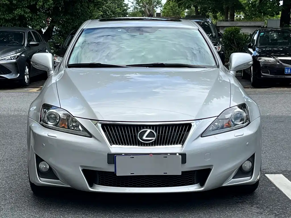 Lexus IS 2011 250